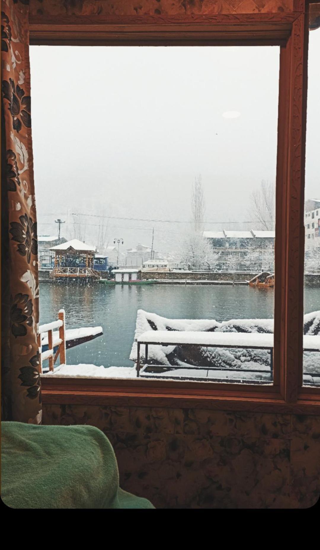 ホテル Hb Nancy Group Of Houseboats Srīnagar エクステリア 写真